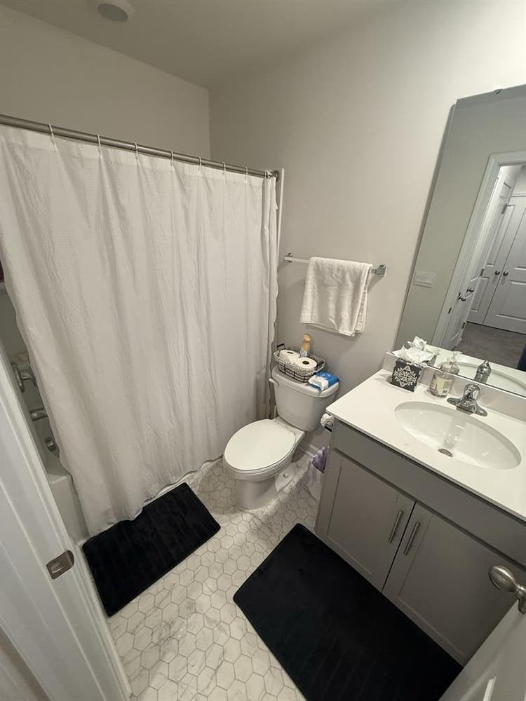 Furnished Room Quiet Neighborhood