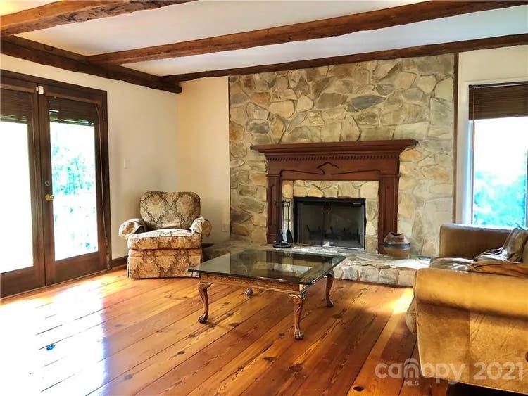 7 BR in Huntersville