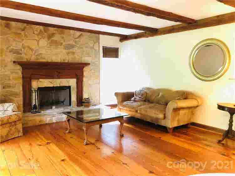 7 BR in Huntersville