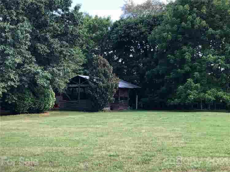 7 BR in Huntersville