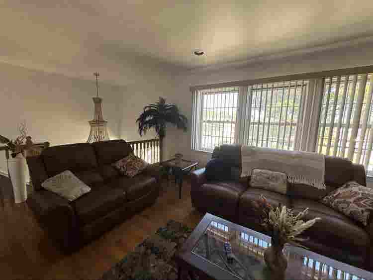 Large furnished room in