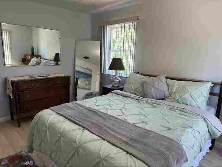 Large furnished room in