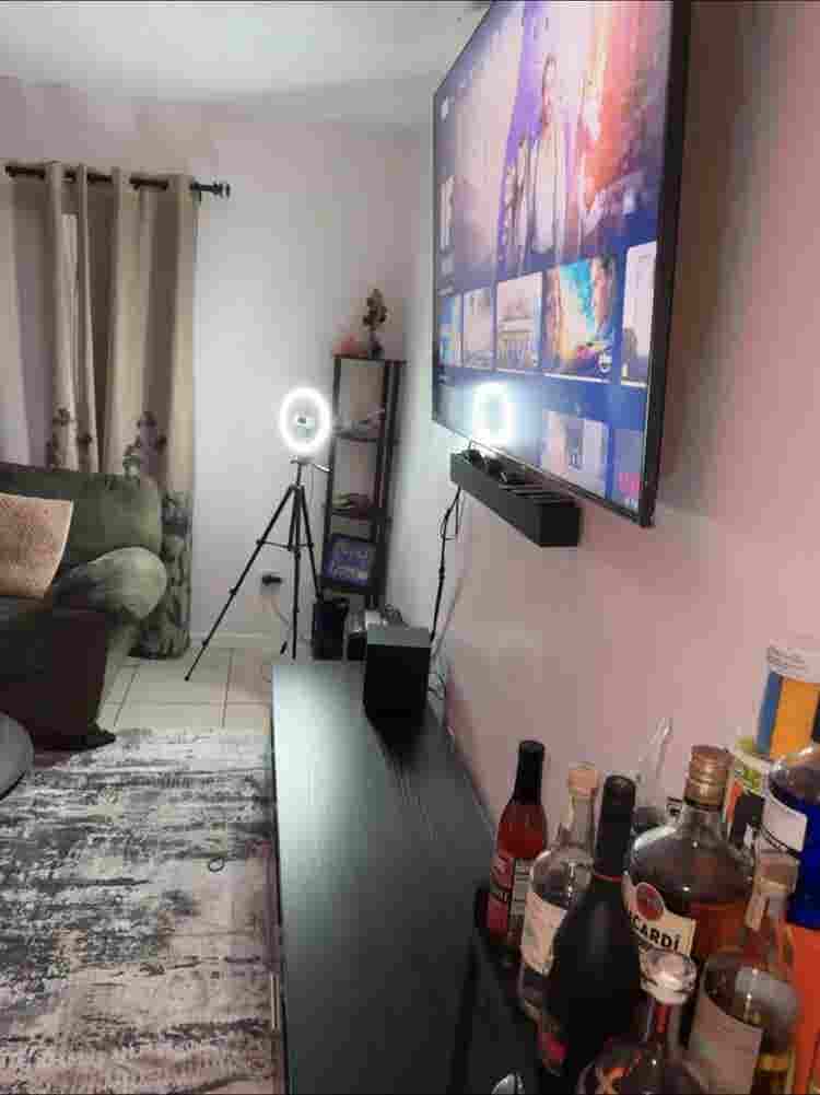Looking for a quiet roommate