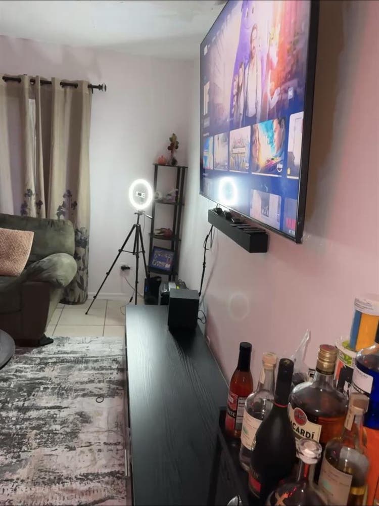 Looking for a quiet roommate