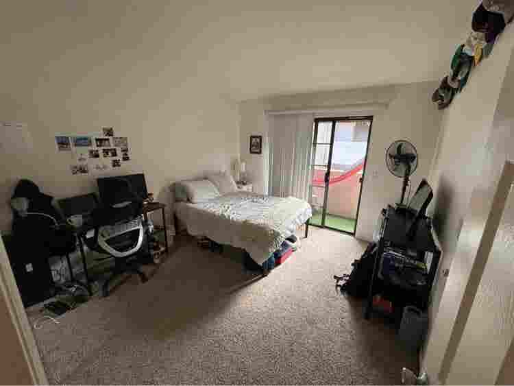 ASAP Single room available for rent