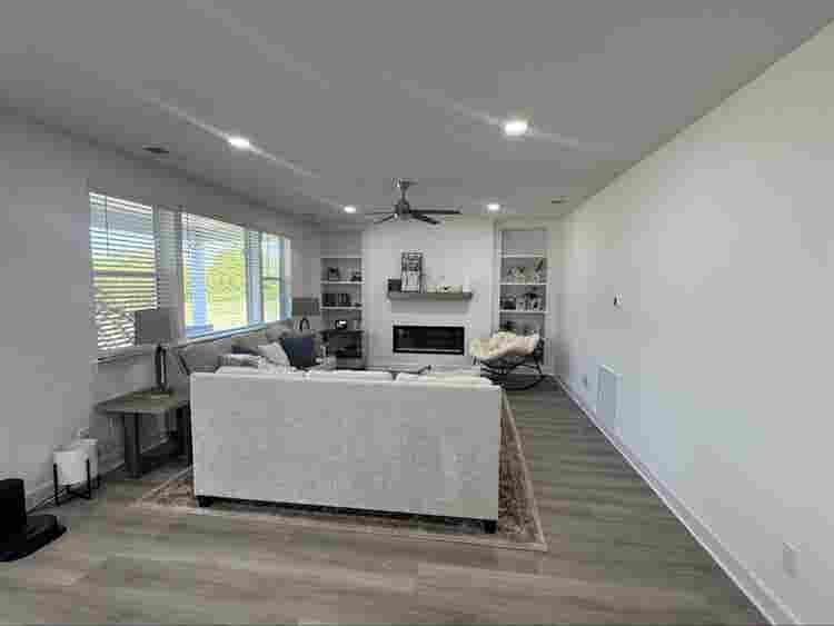 Fully Furnished Clean Room