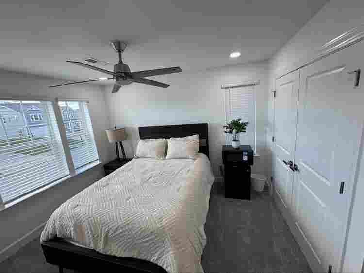 Fully Furnished Clean Room