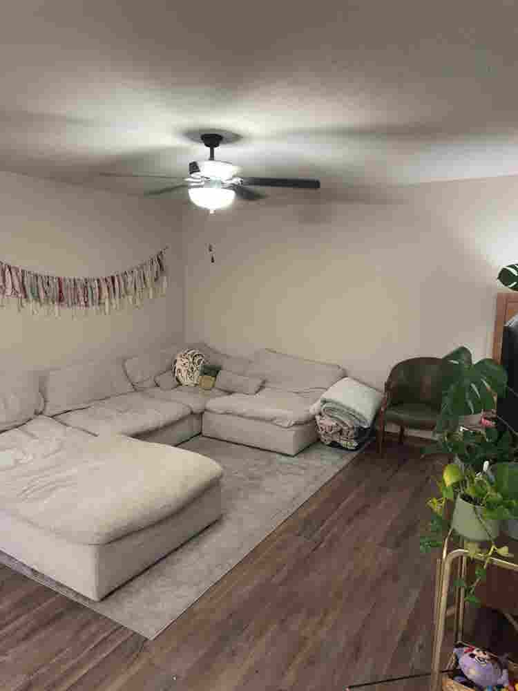 Sublet room in 
house- girls only!