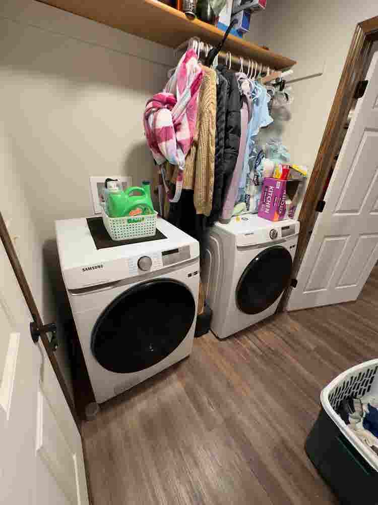 Sublet room in 
house- girls only!