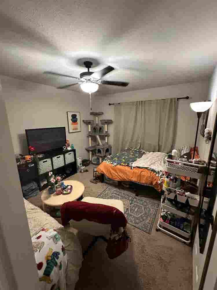 Sublet room in 
house- girls only!