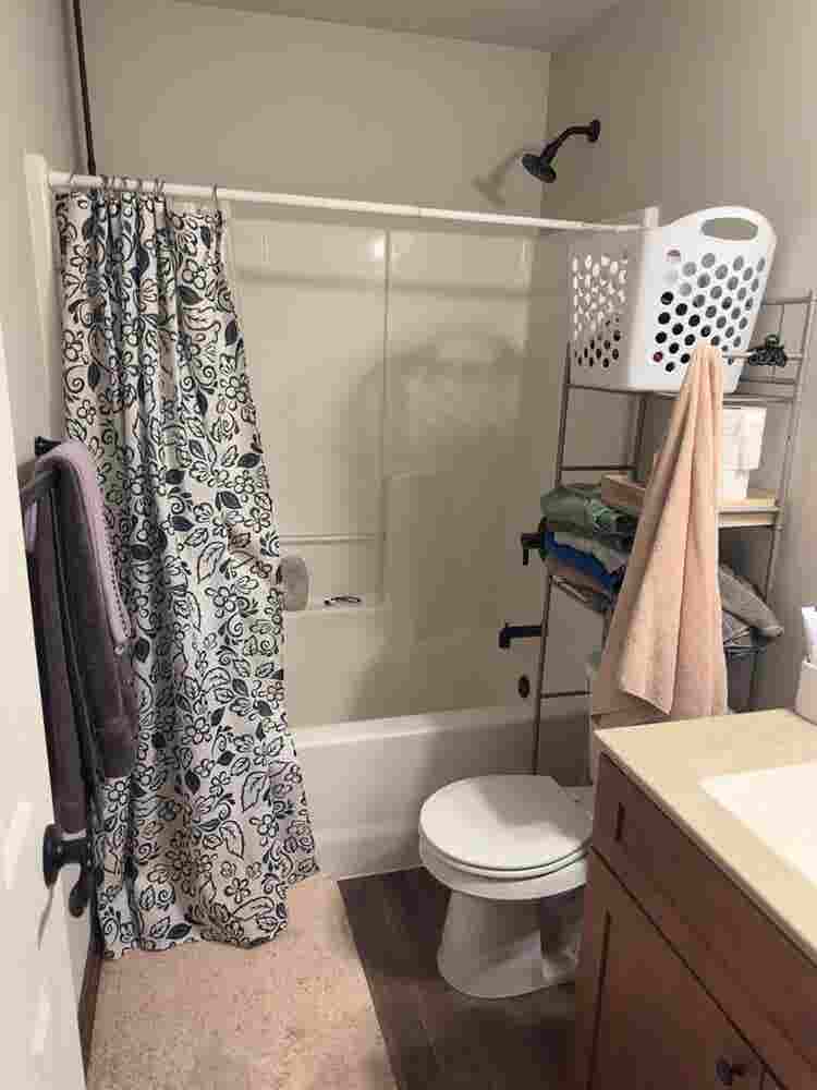 Sublet room in 
house- girls only!