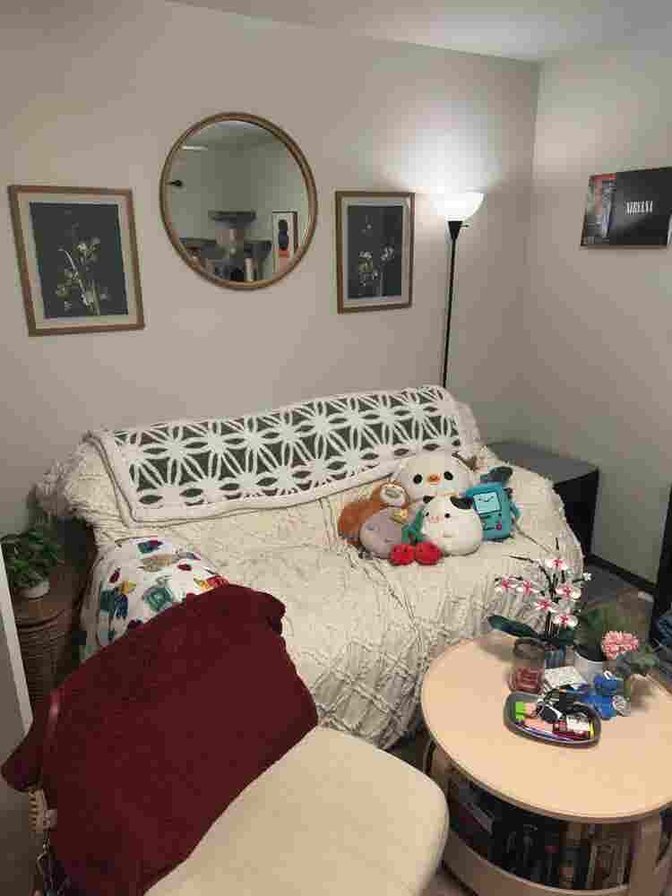 Sublet room in 
house- girls only!
