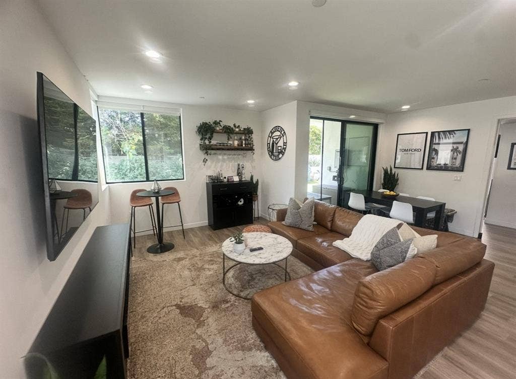 Studio city room for rent!!