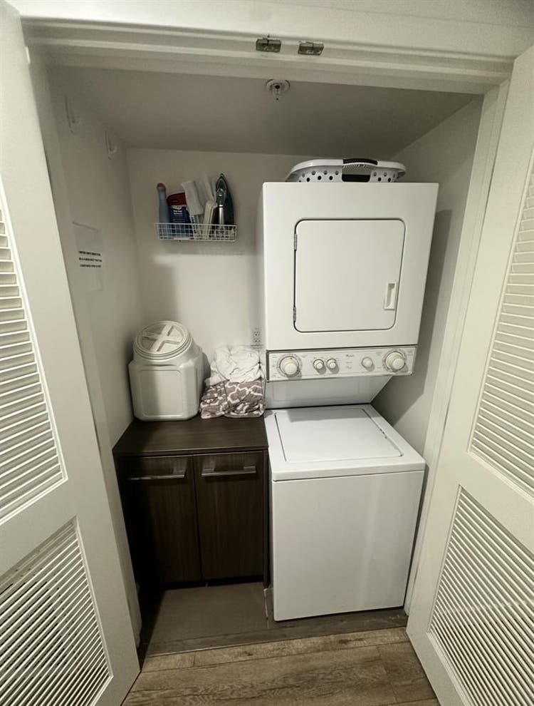 Studio city room for rent!!