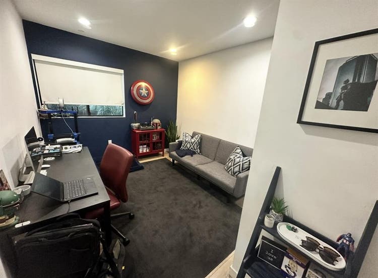 Studio city room for rent!!