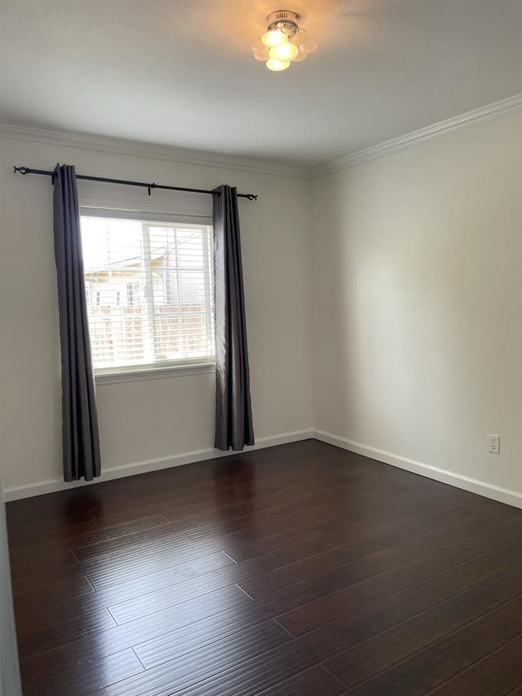 Room for rent Utilities Inc