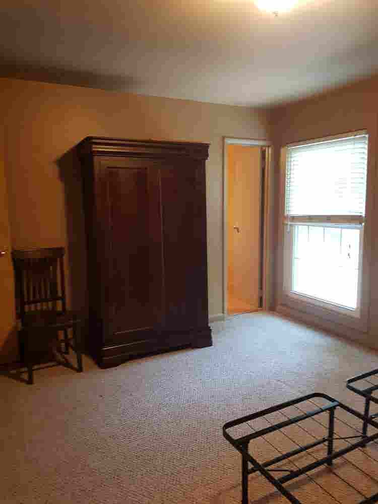 ROOM with Prvt Bath. AVAIL NOV
