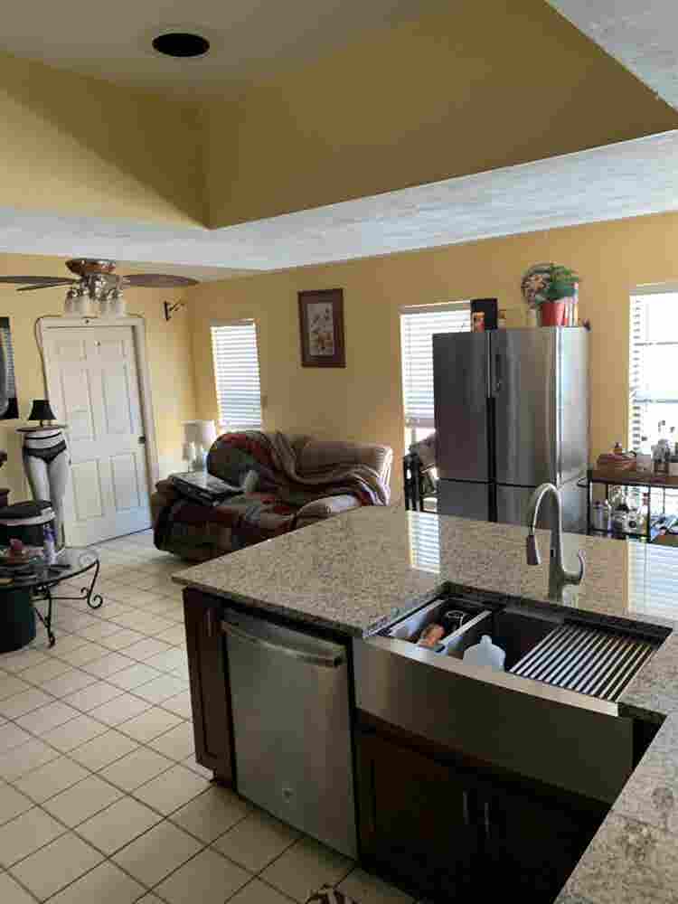 Room for rent jn Naples