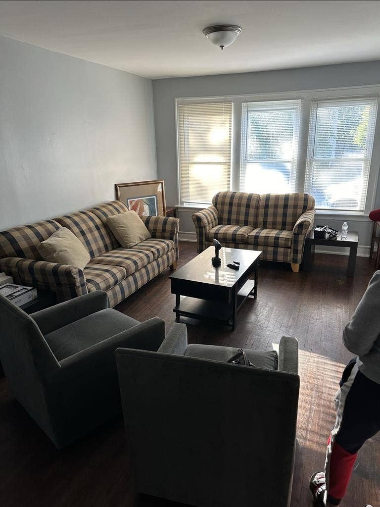 MEN ONLY 
Rooms for rent  monthly