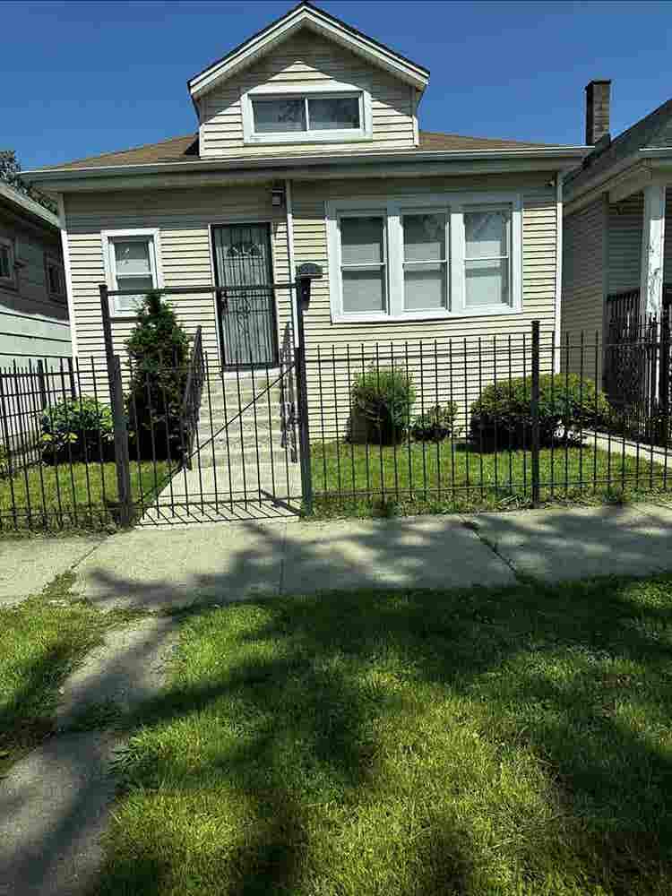 MEN ONLY 
Rooms for rent  monthly