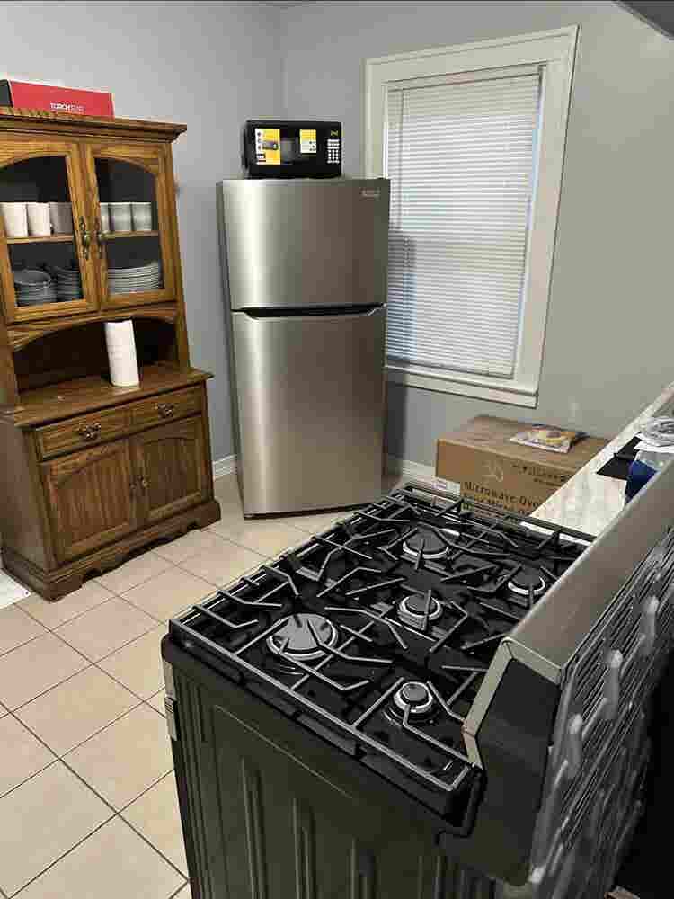 MEN ONLY 
Rooms for rent  monthly