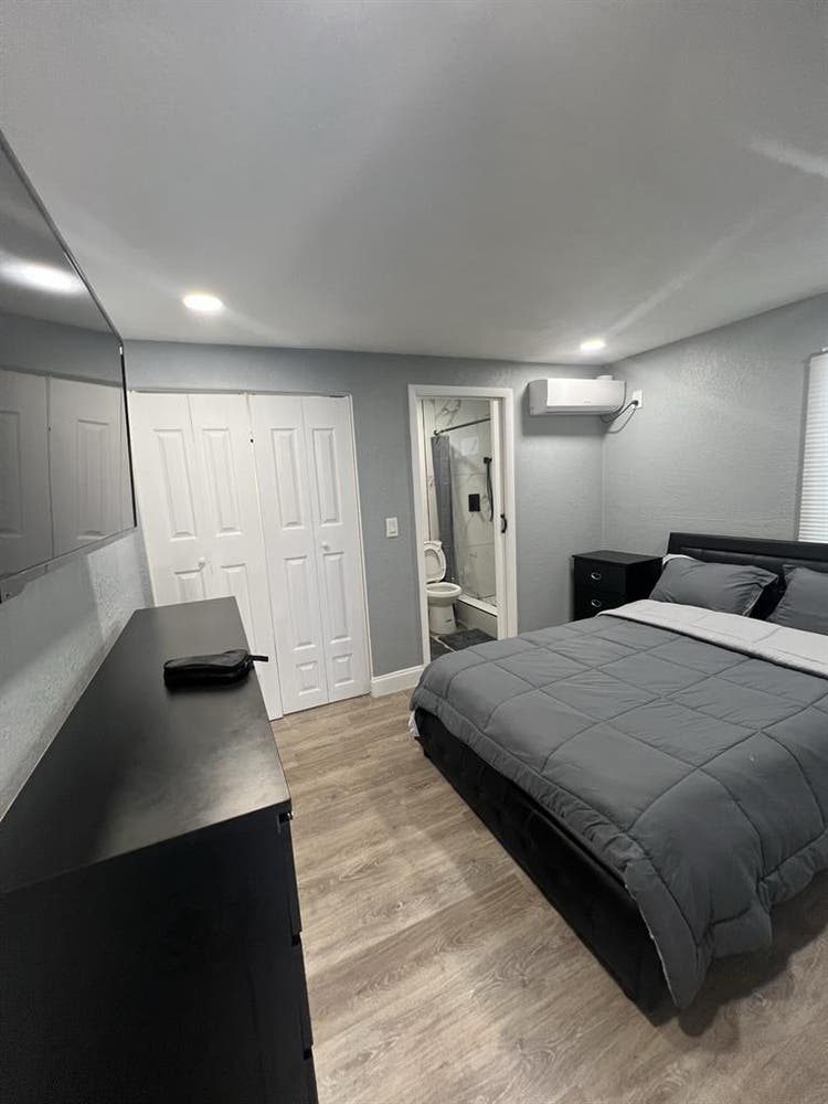 Furnished room with everything