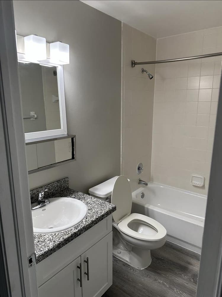 Nova Central - Wood Floor Unit