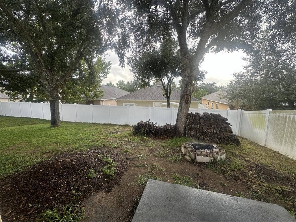 SPACIOUS BEDROOM 🛌✨