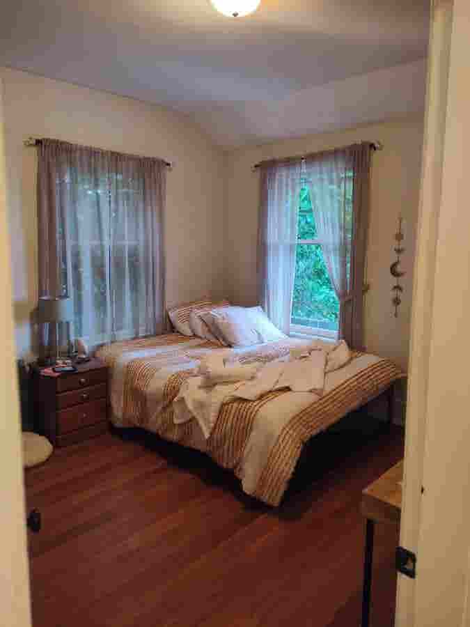 $1250 Room in Cap Hill home