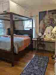 $1250 Room in Cap Hill home