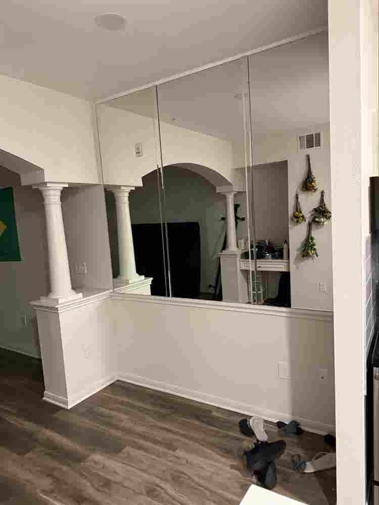 Looking for a female Roommate