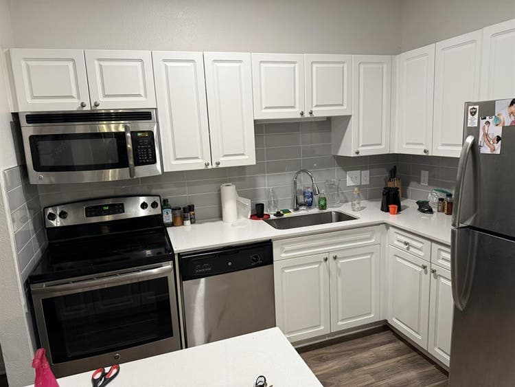 Looking for a female Roommate