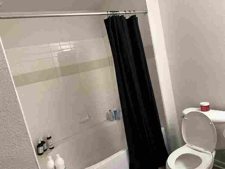 Looking for a female Roommate