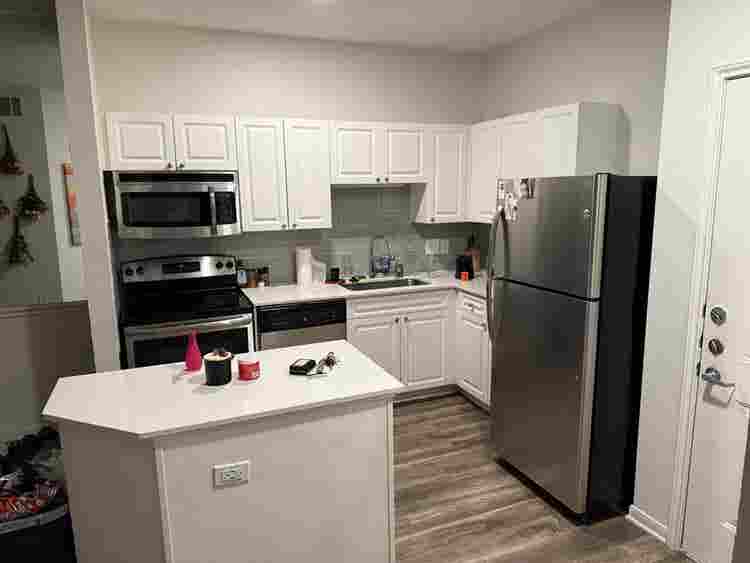 Looking for a female Roommate