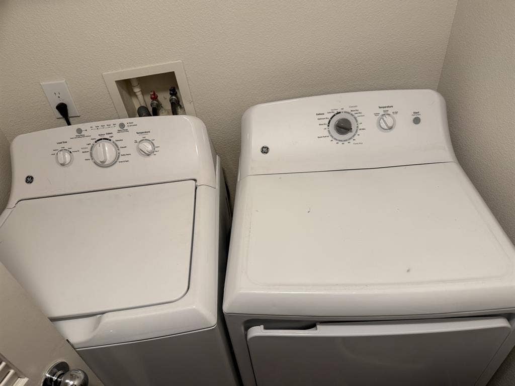 Looking for a female Roommate