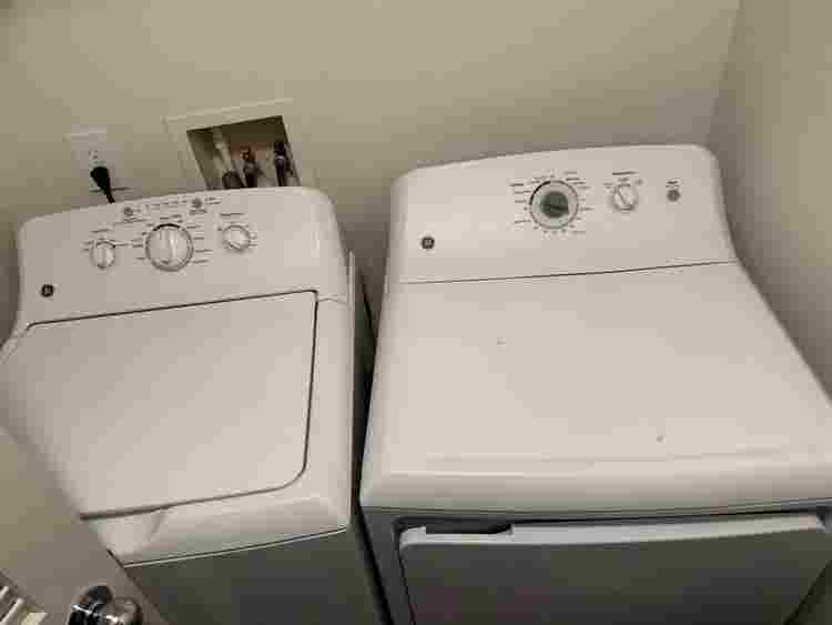 Looking for a female Roommate