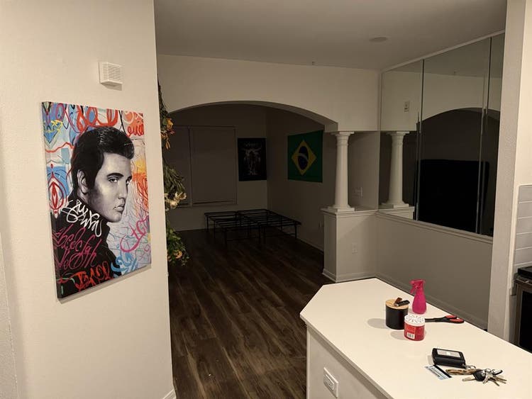 Looking for a female Roommate