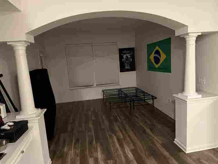 Looking for a female Roommate
