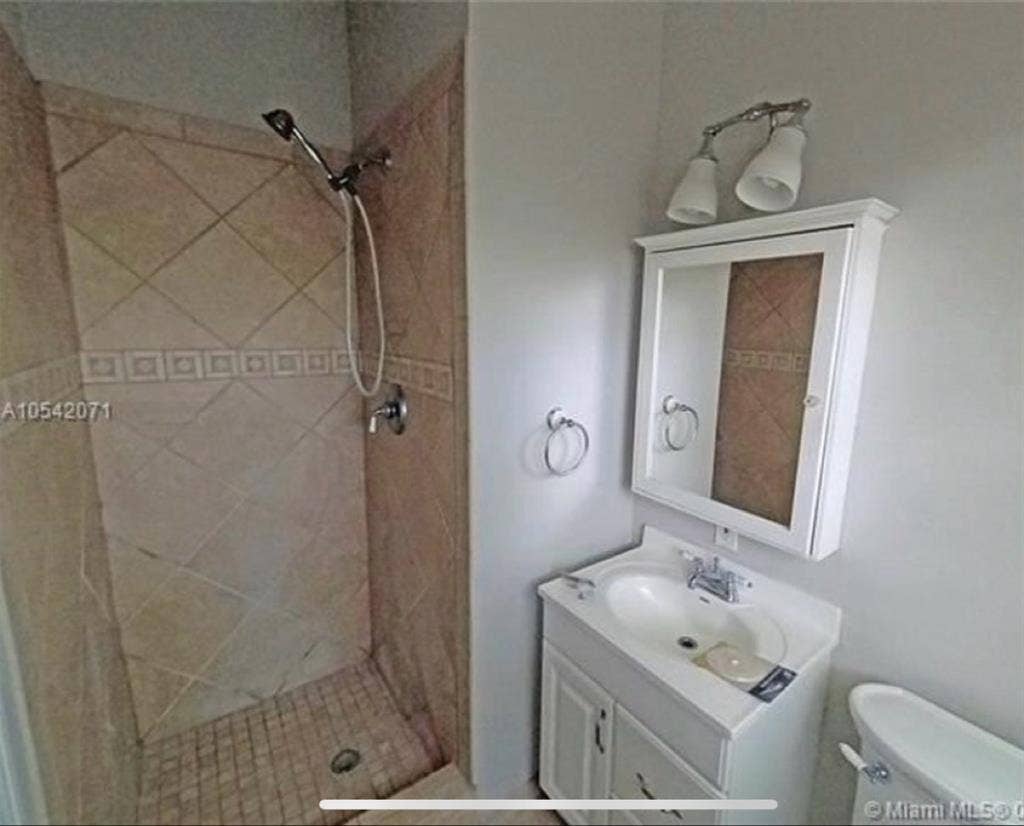 Quiet Master with Private Bathroomm