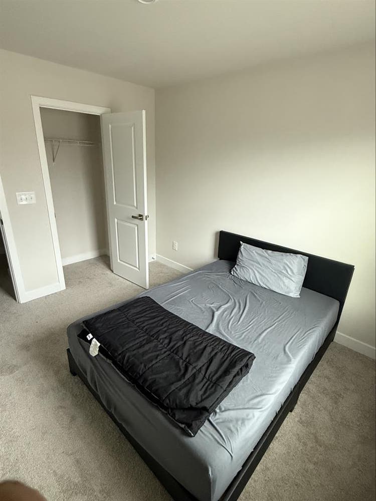 Private room for rent