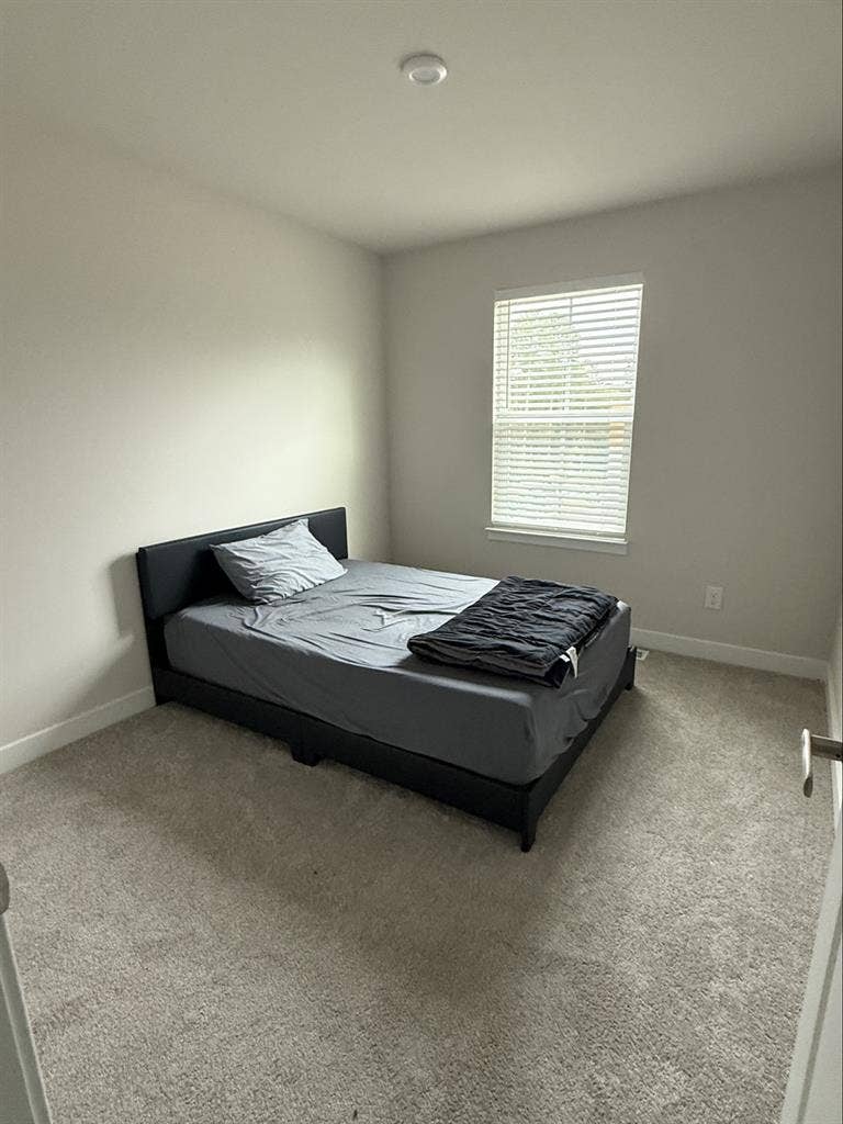 Private room for rent