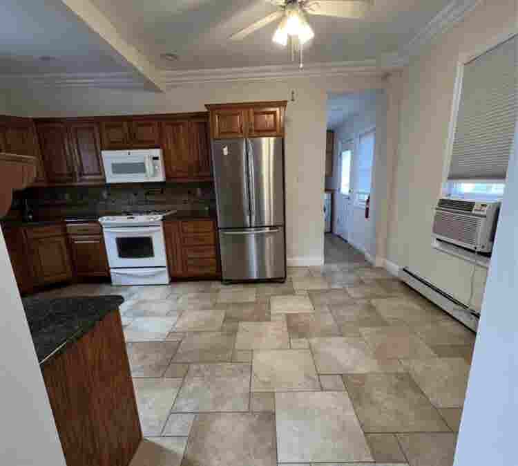 Private Room for Rent — 
Roommate