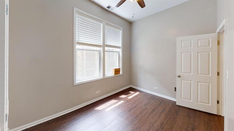 1 BR in Chicago