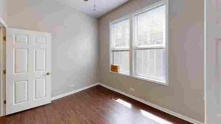 1 BR in Chicago
