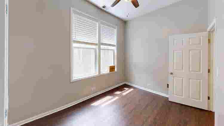 1 BR in Chicago
