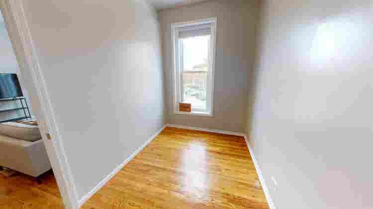 1 BR in Chicago