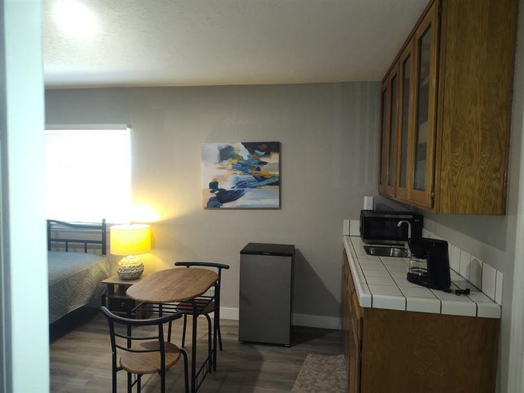 STUDIO FOR SINGLE PERSON OR COUPLE