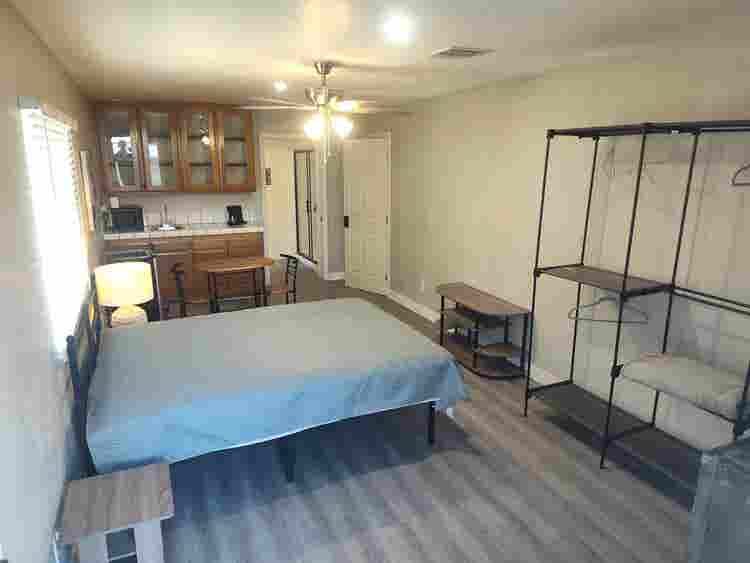 STUDIO FOR SINGLE PERSON OR COUPLE