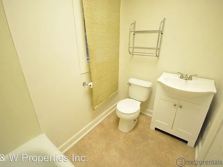 Spacious 7-Room Mansion Style Apt