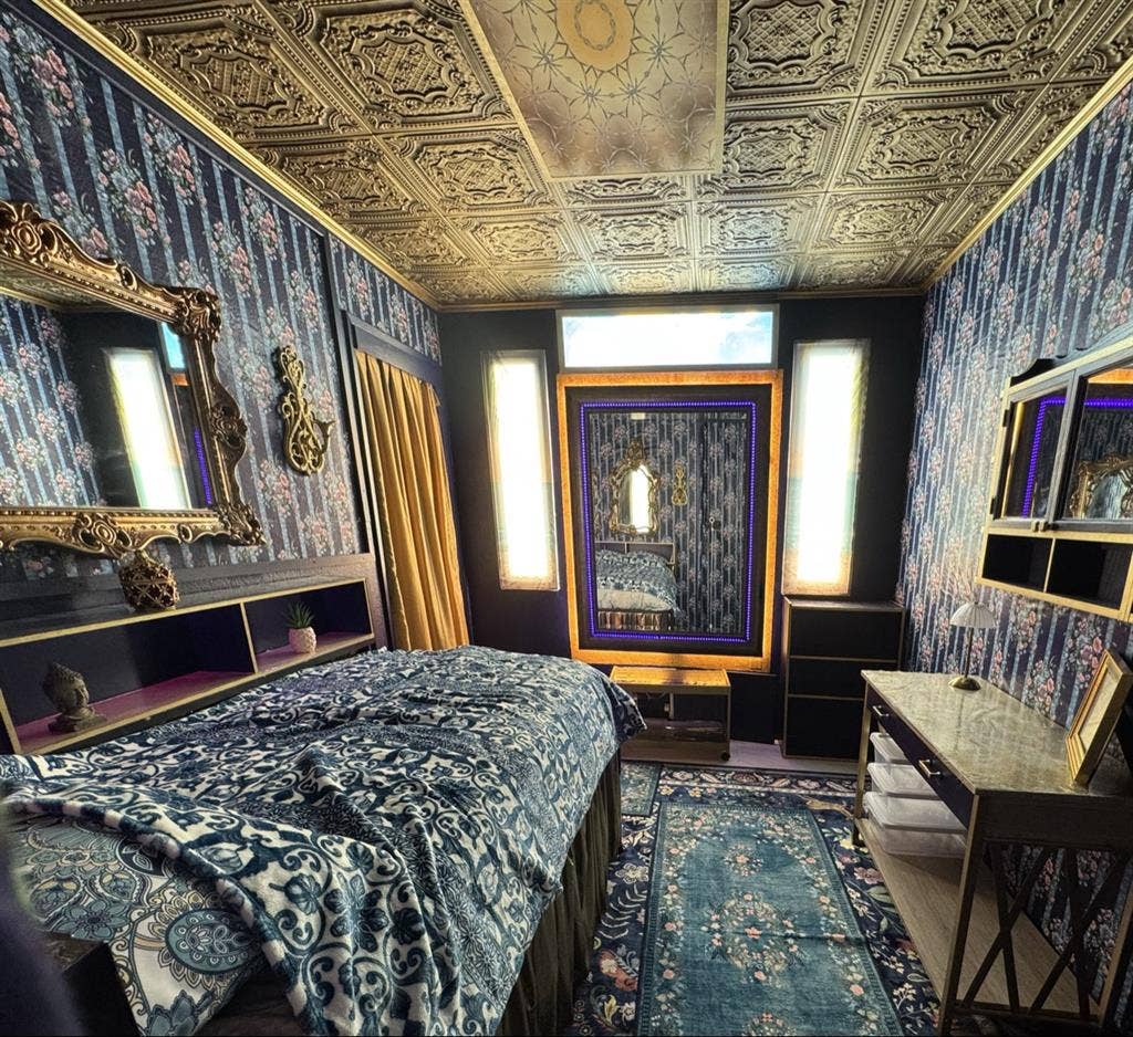 Room in  a Female Only Household